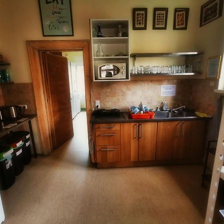 Hummel Hostel - Historische Stadtvilla Mit Garten Ваймар Екстериор снимка