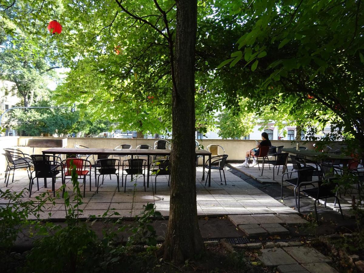Hummel Hostel - Historische Stadtvilla Mit Garten Ваймар Екстериор снимка