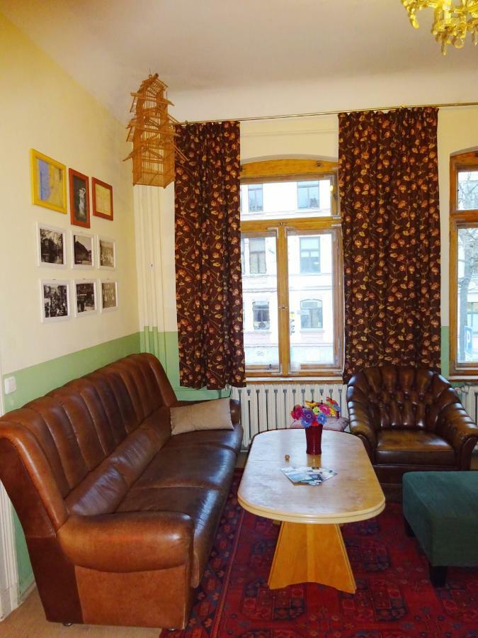 Hummel Hostel - Historische Stadtvilla Mit Garten Ваймар Екстериор снимка
