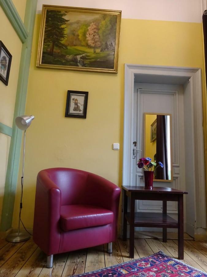 Hummel Hostel - Historische Stadtvilla Mit Garten Ваймар Екстериор снимка