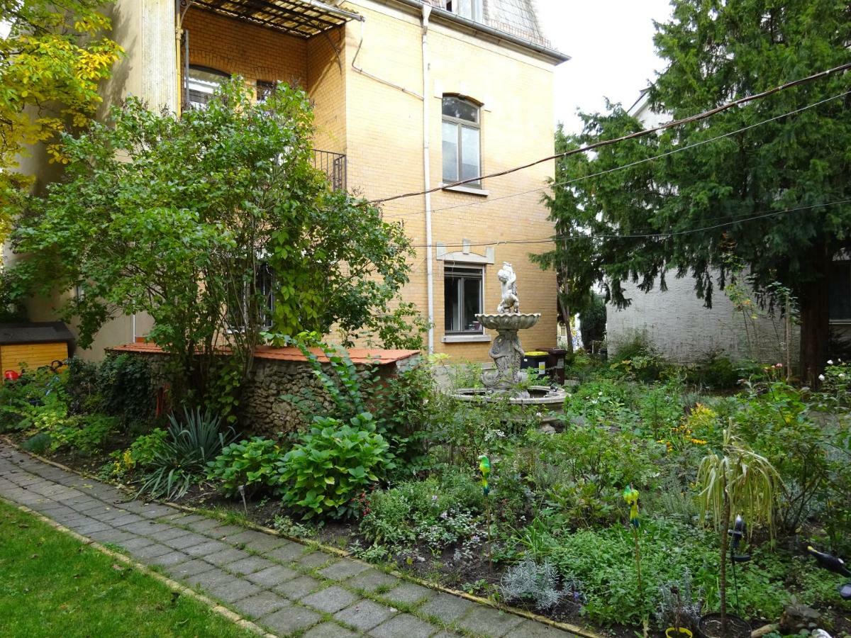 Hummel Hostel - Historische Stadtvilla Mit Garten Ваймар Екстериор снимка