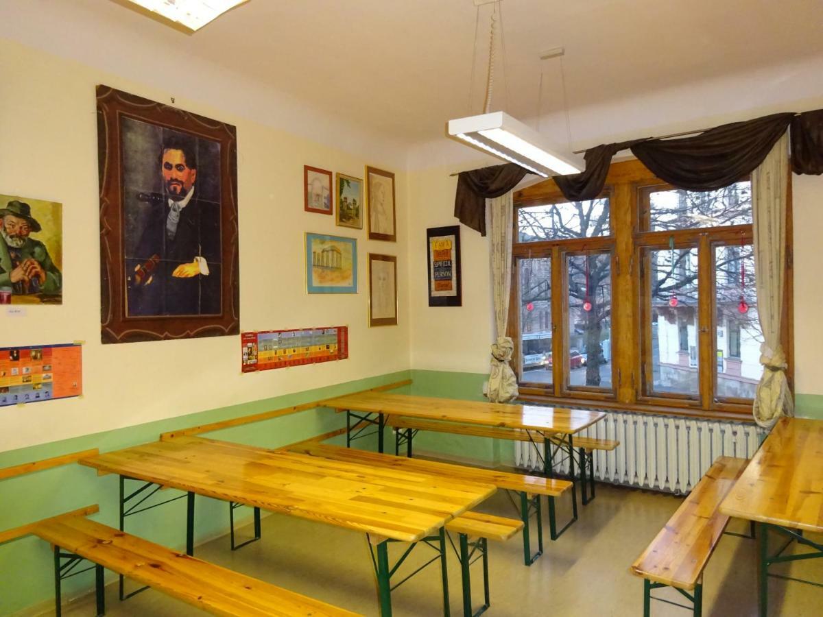 Hummel Hostel - Historische Stadtvilla Mit Garten Ваймар Екстериор снимка
