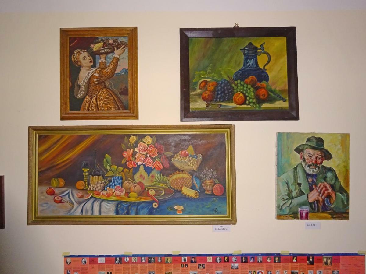 Hummel Hostel - Historische Stadtvilla Mit Garten Ваймар Екстериор снимка